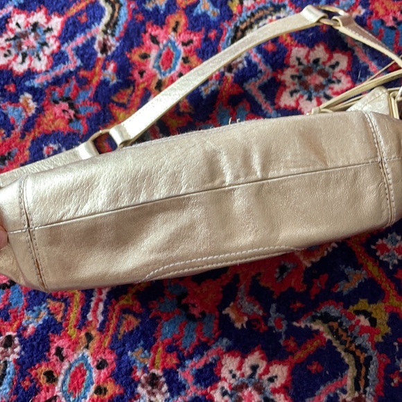 Vintage Cache gold shoulder bag fully lined - Picture 15 of 16
